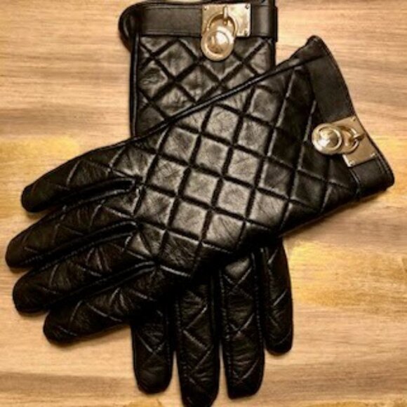 MICHAEL KORS Hamilton Gold Lock Quilted Black Leather Tech Smart Gloves SM - Picture 1 of 4